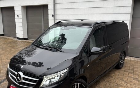 Mercedes-Benz V-Класс, 2017 год, 4 850 000 рублей, 2 фотография