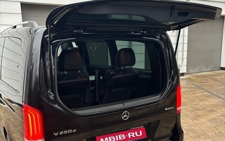 Mercedes-Benz V-Класс, 2017 год, 4 850 000 рублей, 9 фотография