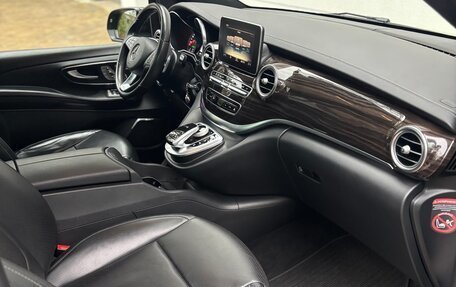 Mercedes-Benz V-Класс, 2017 год, 4 850 000 рублей, 23 фотография