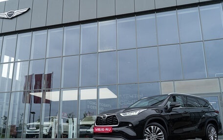 Toyota Highlander, 2025 год, 6 590 000 рублей, 2 фотография