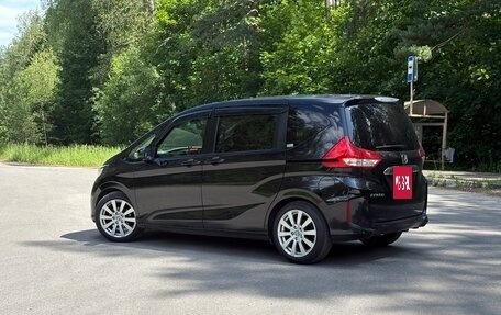 Honda Freed II, 2017 год, 1 600 000 рублей, 2 фотография