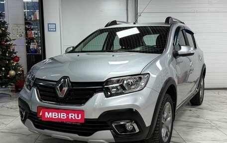 Renault Sandero II рестайлинг, 2021 год, 1 399 000 рублей, 2 фотография