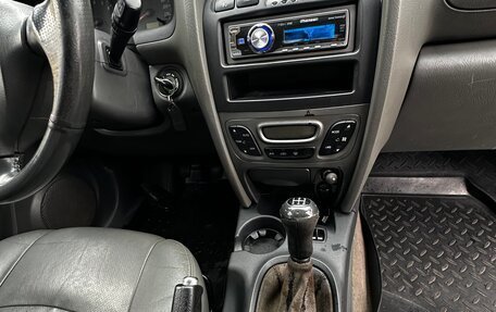 Hyundai Santa Fe III рестайлинг, 2004 год, 690 000 рублей, 10 фотография