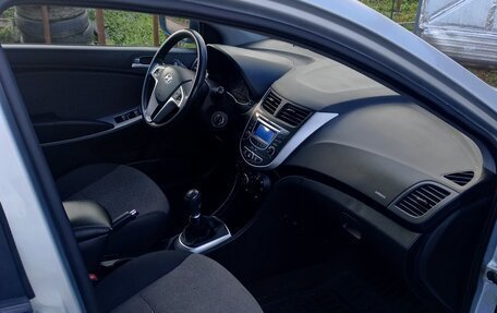 Hyundai Solaris II рестайлинг, 2012 год, 515 000 рублей, 4 фотография