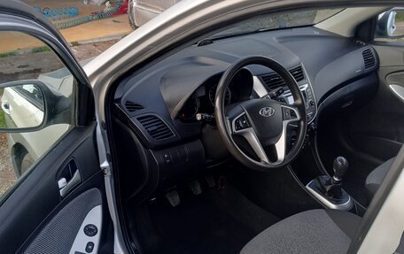 Hyundai Solaris II рестайлинг, 2012 год, 515 000 рублей, 13 фотография