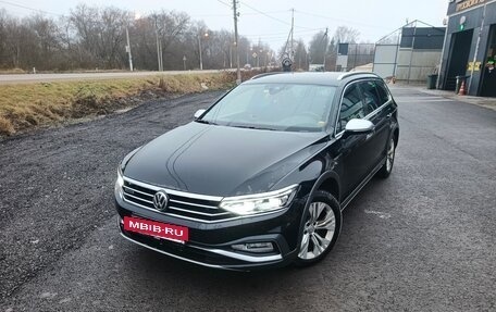 Volkswagen Passat B8 рестайлинг, 2020 год, 3 550 000 рублей, 4 фотография
