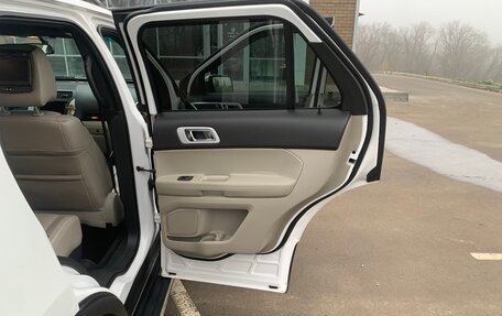 Ford Explorer VI, 2012 год, 1 700 000 рублей, 11 фотография