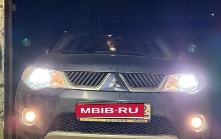 Mitsubishi Outlander III рестайлинг 3, 2008 год, 1 050 000 рублей, 13 фотография