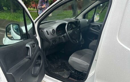 Peugeot Partner II рестайлинг 2, 2011 год, 330 000 рублей, 11 фотография