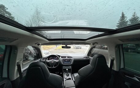 Volkswagen Tiguan II, 2018 год, 4 150 000 рублей, 19 фотография