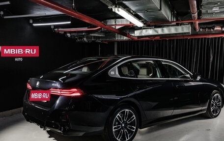 BMW 5 серия, 2025 год, 8 400 000 рублей, 10 фотография