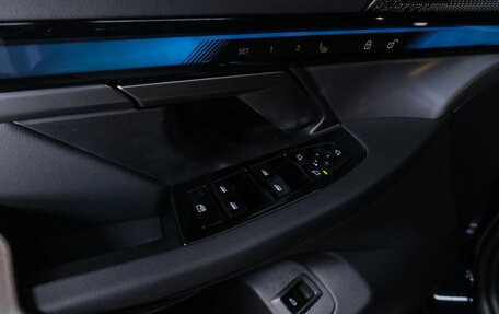 BMW 5 серия, 2025 год, 8 400 000 рублей, 12 фотография