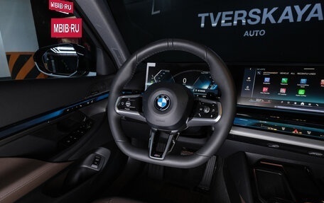 BMW 5 серия, 2025 год, 8 400 000 рублей, 15 фотография