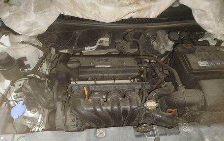 Hyundai Solaris II рестайлинг, 2012 год, 750 000 рублей, 6 фотография