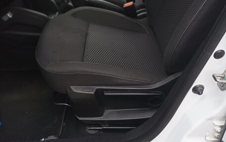 Dacia Duster II, 2019 год, 1 500 000 рублей, 15 фотография