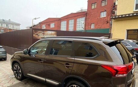 Mitsubishi Outlander III рестайлинг 3, 2021 год, 3 490 000 рублей, 2 фотография