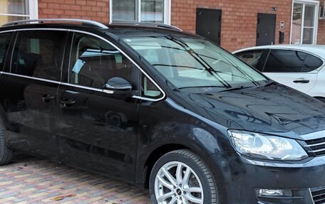 Volkswagen Sharan II, 2015 год, 1 590 000 рублей, 2 фотография