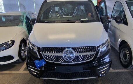 Mercedes-Benz V-Класс, 2023 год, 9 000 000 рублей, 2 фотография