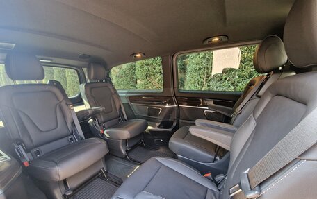 Mercedes-Benz V-Класс, 2023 год, 9 000 000 рублей, 5 фотография