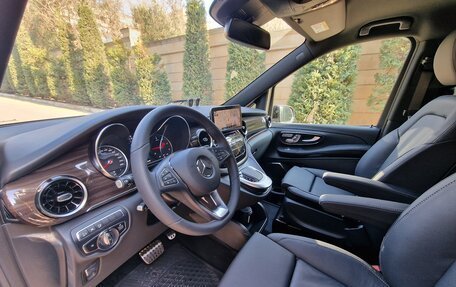 Mercedes-Benz V-Класс, 2023 год, 9 000 000 рублей, 3 фотография