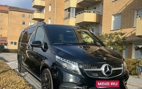 Mercedes-Benz V-Класс, 2023 год, 9 000 000 рублей, 6 фотография