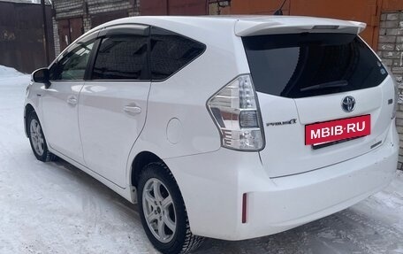 Toyota Prius Alpha I (ZVW40/41), 2011 год, 1 150 000 рублей, 3 фотография
