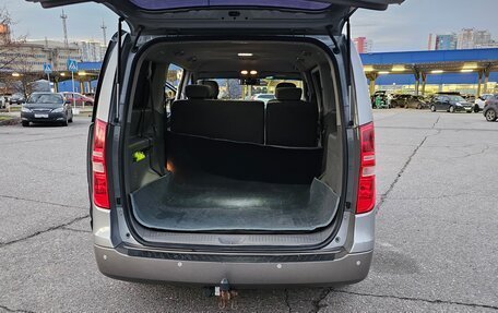 Hyundai H-1 II рестайлинг, 2011 год, 1 650 000 рублей, 13 фотография