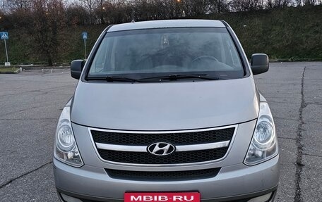 Hyundai H-1 II рестайлинг, 2011 год, 1 650 000 рублей, 6 фотография