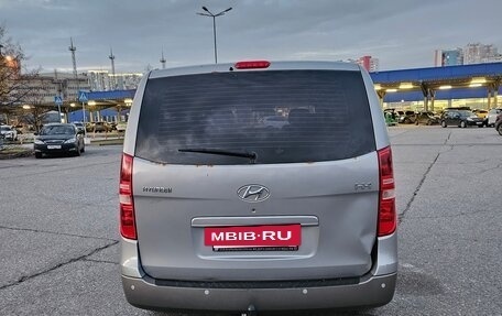 Hyundai H-1 II рестайлинг, 2011 год, 1 650 000 рублей, 12 фотография