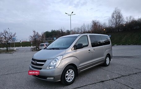 Hyundai H-1 II рестайлинг, 2011 год, 1 650 000 рублей, 2 фотография