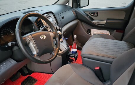 Hyundai H-1 II рестайлинг, 2011 год, 1 650 000 рублей, 17 фотография