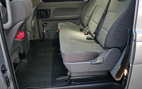 Hyundai H-1 II рестайлинг, 2011 год, 1 650 000 рублей, 21 фотография