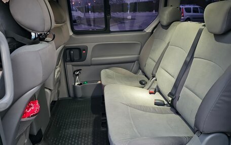 Hyundai H-1 II рестайлинг, 2011 год, 1 650 000 рублей, 22 фотография