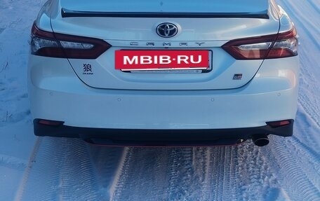 Toyota Camry, 2021 год, 3 150 000 рублей, 4 фотография