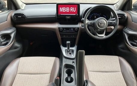 Toyota Yaris Cross, 2021 год, 1 370 000 рублей, 4 фотография