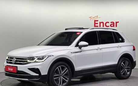 Volkswagen Tiguan II, 2021 год, 3 250 000 рублей, 1 фотография