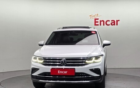 Volkswagen Tiguan II, 2021 год, 3 250 000 рублей, 3 фотография