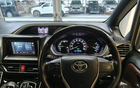 Toyota Esquire I, 2016 год, 2 150 000 рублей, 13 фотография