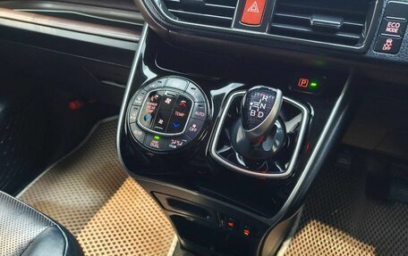 Toyota Esquire I, 2016 год, 2 150 000 рублей, 15 фотография