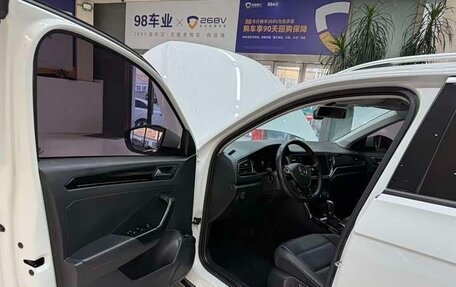 Volkswagen T-Roc I, 2021 год, 1 870 000 рублей, 5 фотография