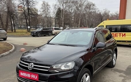Volkswagen Touareg III, 2011 год, 2 550 000 рублей, 2 фотография