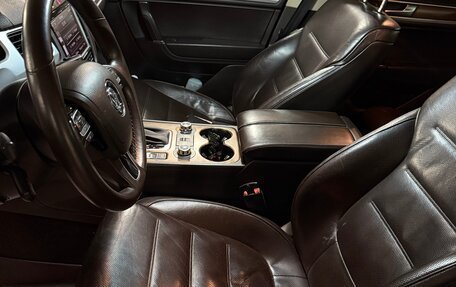 Volkswagen Touareg III, 2011 год, 2 550 000 рублей, 7 фотография