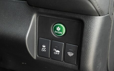 Honda Vezel, 2013 год, 1 600 000 рублей, 17 фотография