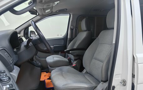 Hyundai H-1 II рестайлинг, 2021 год, 2 614 000 рублей, 5 фотография