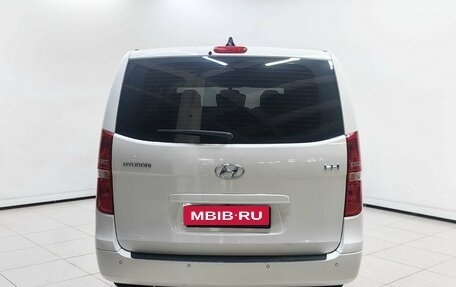Hyundai H-1 II рестайлинг, 2021 год, 2 614 000 рублей, 4 фотография