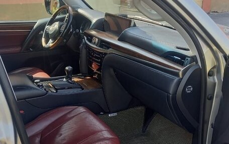 Lexus LX III, 2017 год, 8 990 000 рублей, 10 фотография