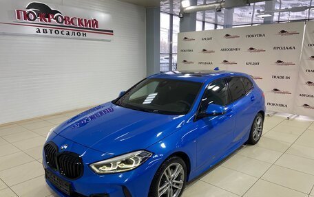 BMW 1 серия, 2020 год, 2 650 000 рублей, 2 фотография