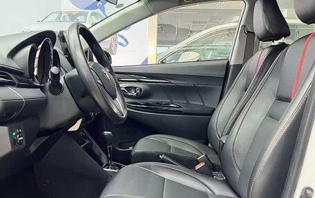 Toyota Yaris, 2022 год, 1 485 555 рублей, 5 фотография