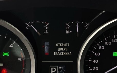 Toyota Land Cruiser 200, 2012 год, 4 400 000 рублей, 31 фотография