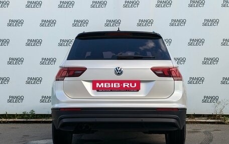 Volkswagen Tiguan II, 2020 год, 2 385 000 рублей, 3 фотография